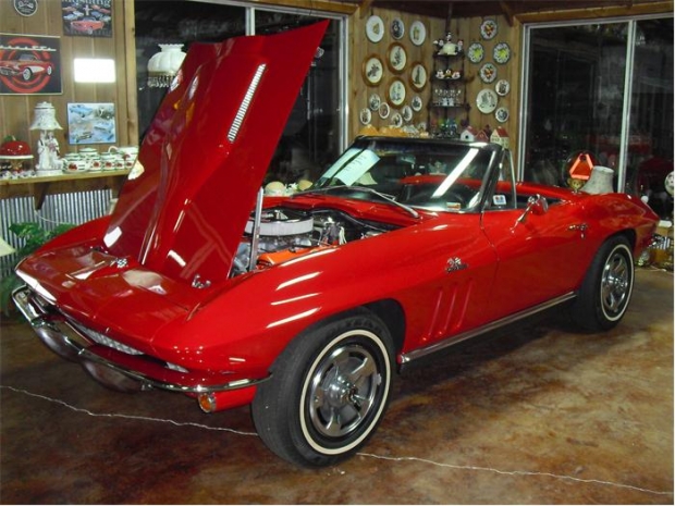 1966 Chevrolet Corvette Stingray muscle car