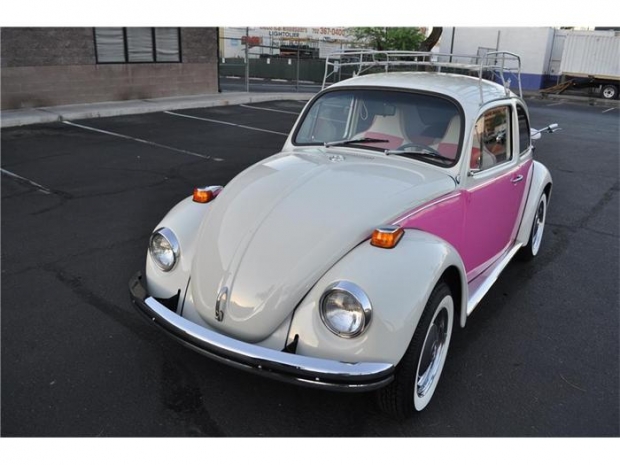 1972 Volkswagen Beetle old car