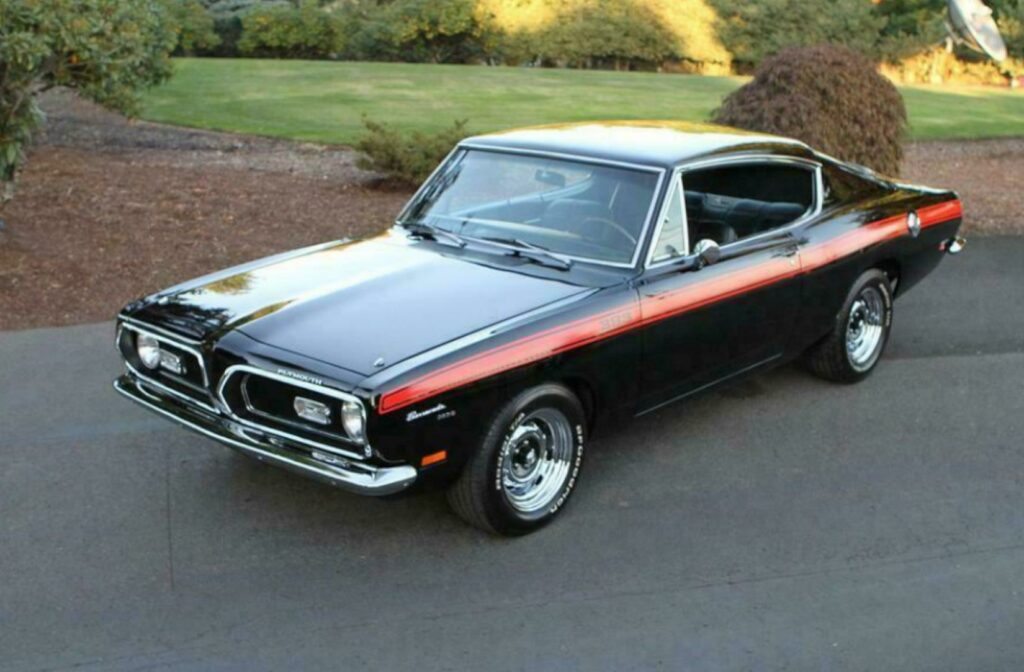 1969 Plymouth Barracuada Fastback - black with red stripes