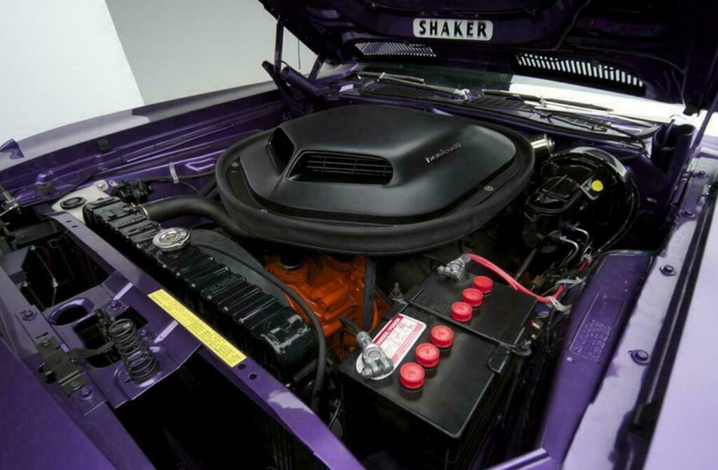 1971 Plymouth Hemi Cuda 426ci engine