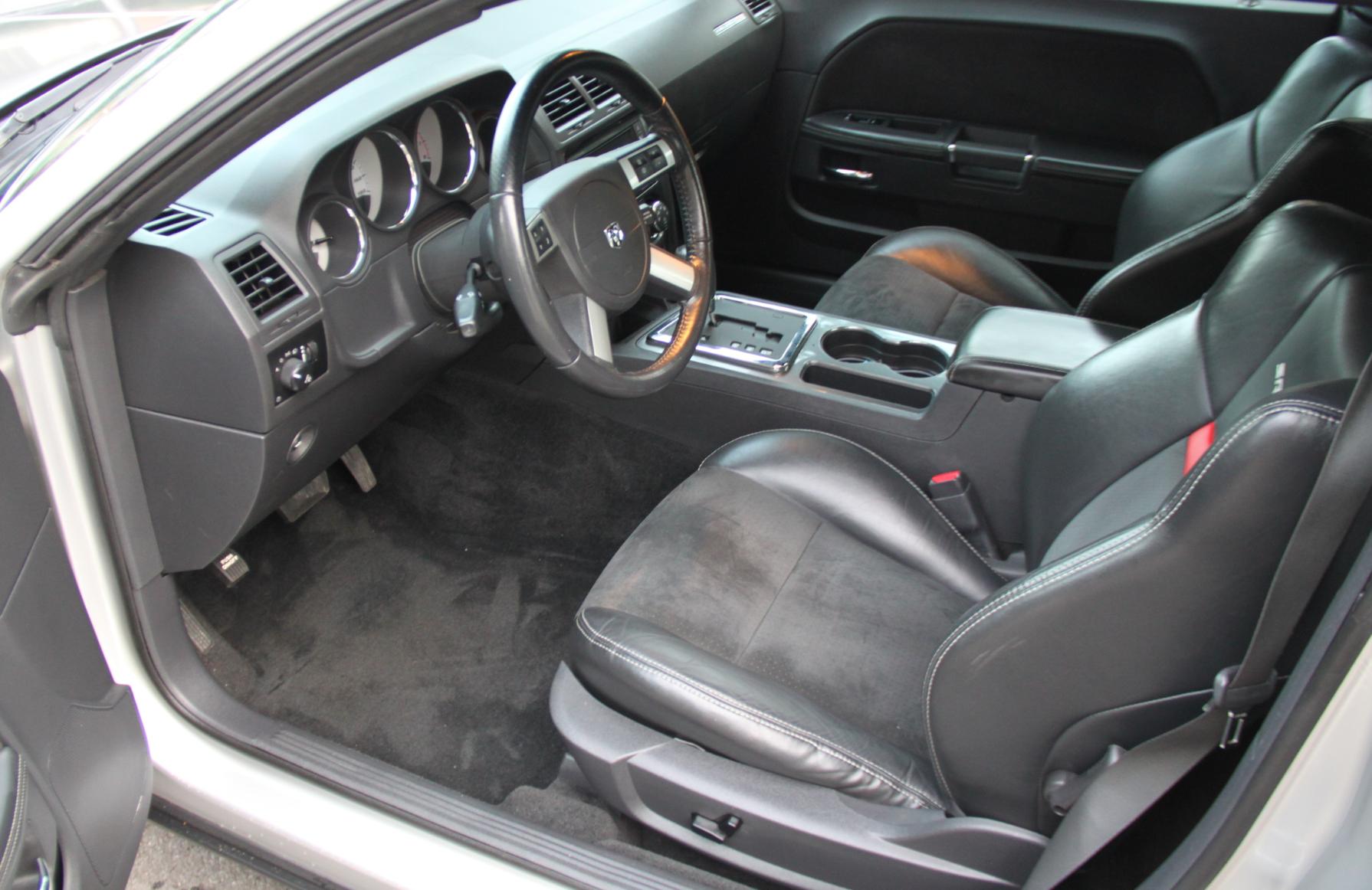 2009 Dodge Challenger Interior