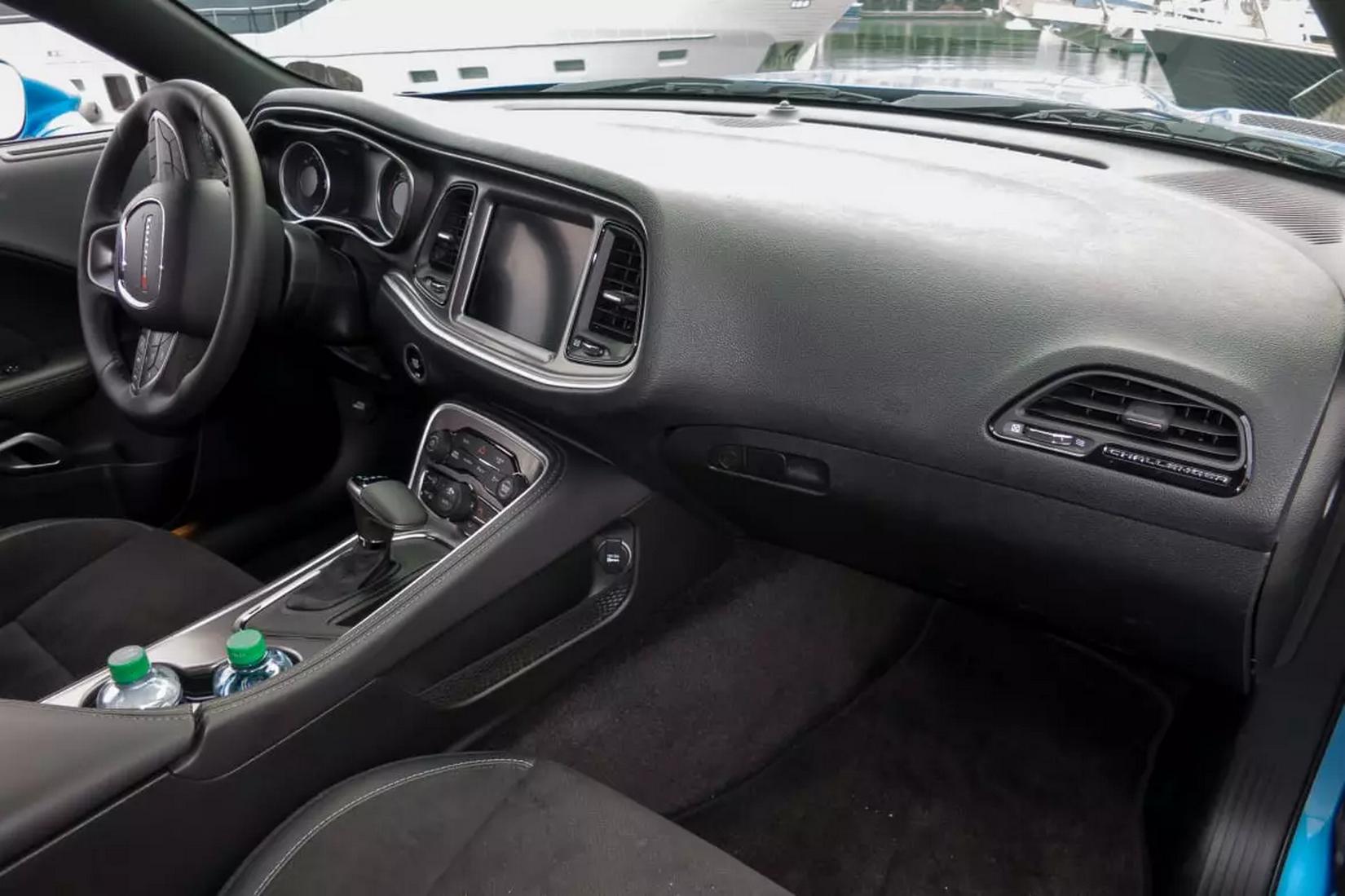 2019 Dodge Challenger interior
