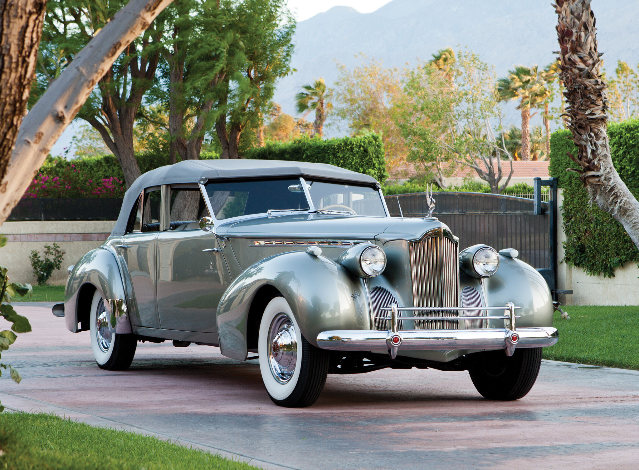 1940 Packard Custom Super Eight One-Eighty
