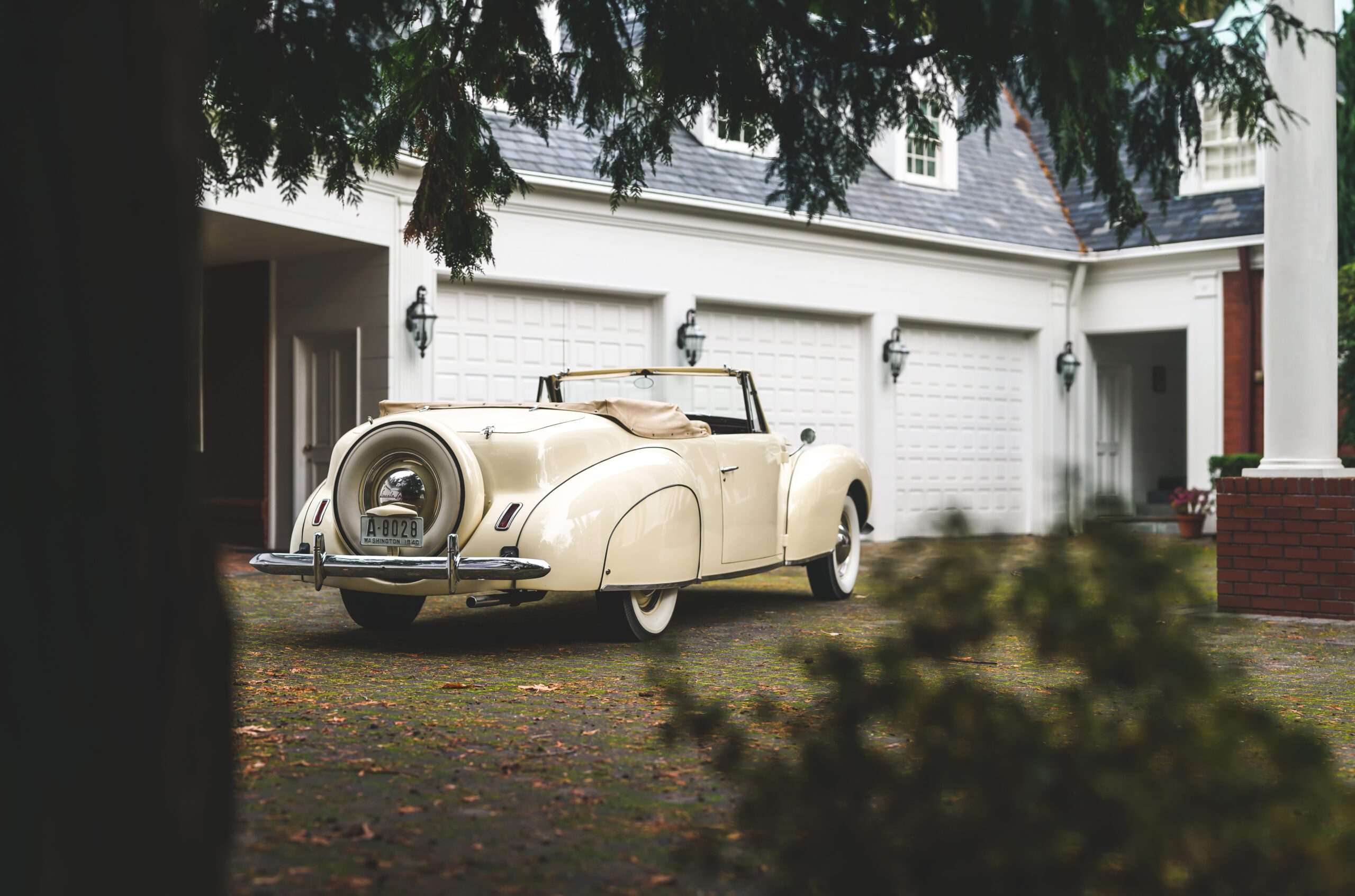 1940 Lincoln Continental Cabriolet William Walker ©2022 Courtesy of RM Sotheby's