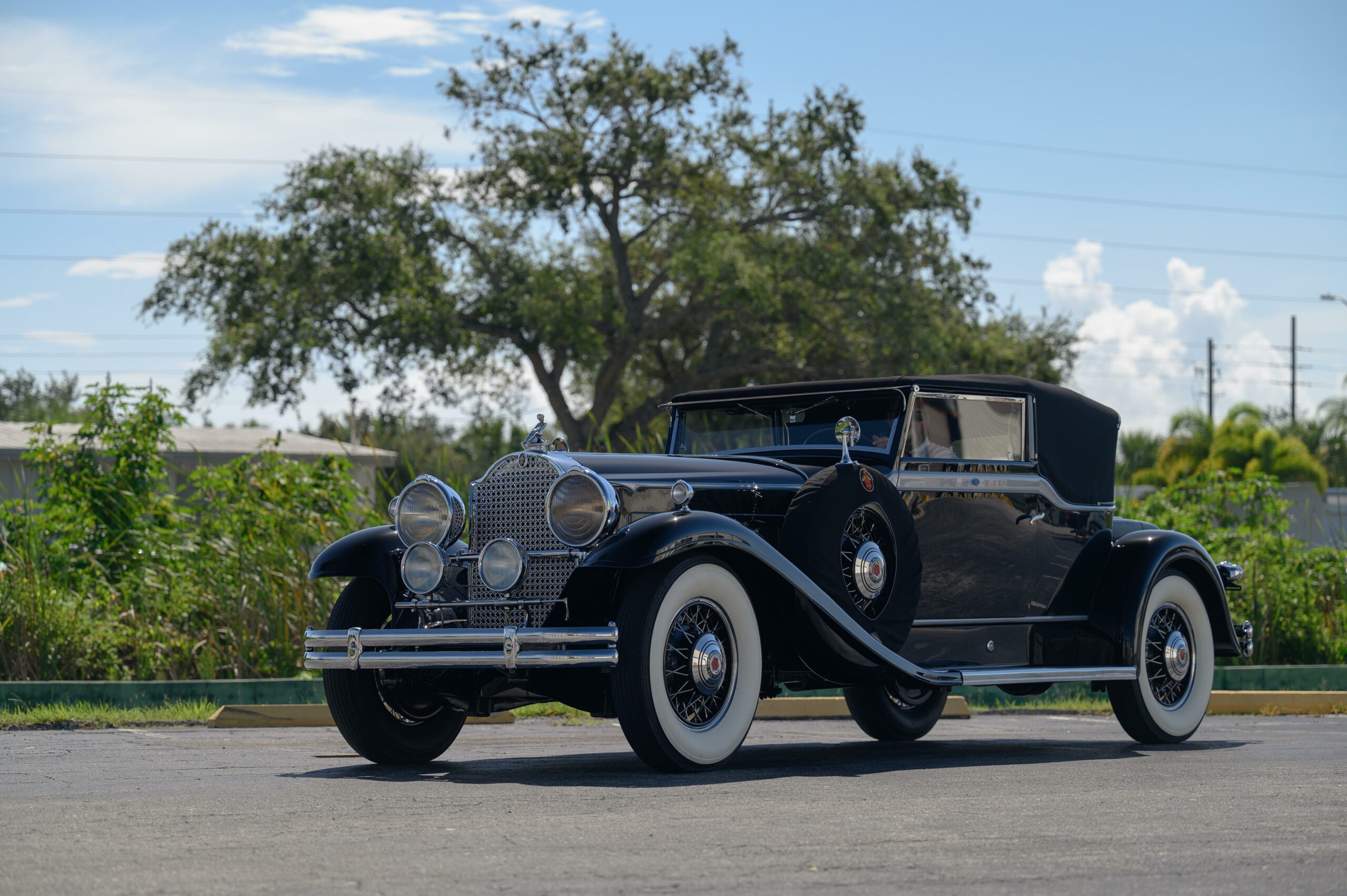 1931 Packard Deluxe Eight 845 Convertible Victoria